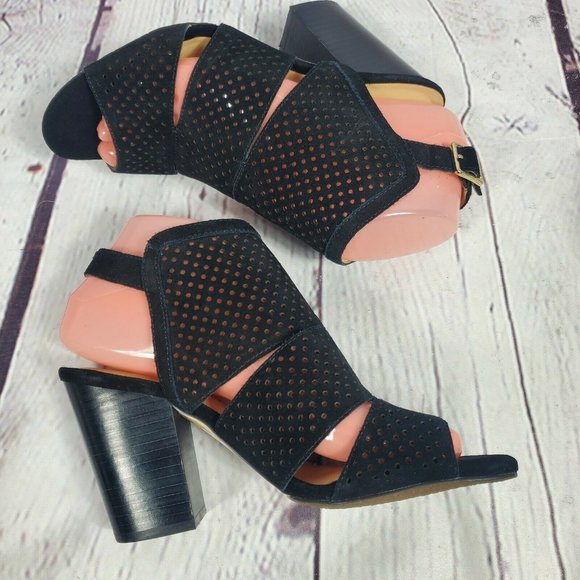 Lands End Canvas Women's Size 7 Black Suede Perforated aheels Sandals - Picture 5 of 8